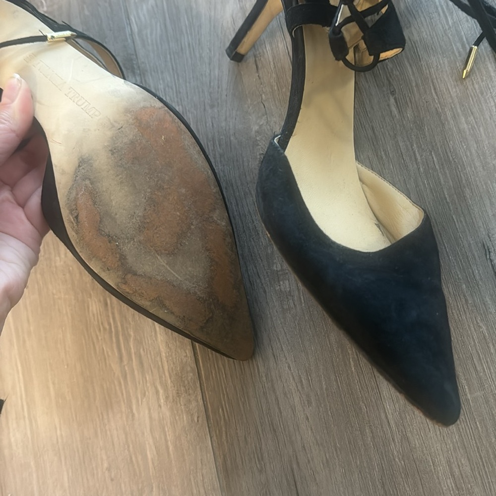 Black suede size 10 Ivanka Trump low heel comfortable shoes - Picture 7 of 9